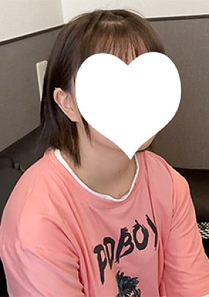 【先着100人限定１０００円オフ】りほ19歳（３）・生・顔射「家を出たいから結婚したい」。C 学 生フェイスの黒髪にティンコ乗せ。大量の白を黄色で洗顔【町田足土の絶対素人・B面コレクション】（077）