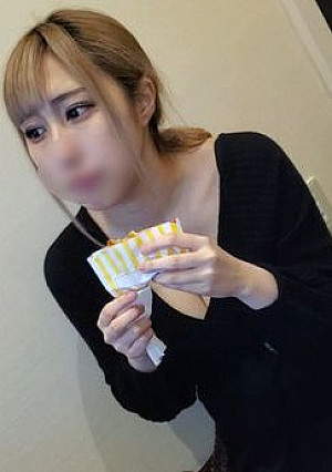 週末限定【無修正】巨乳アパレル店員とネカフェで中出し