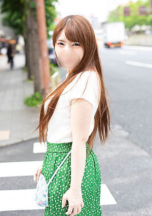 期間限定【無修正】小柄で巨乳な写真モデルを撮影後のプライベートセックス動画