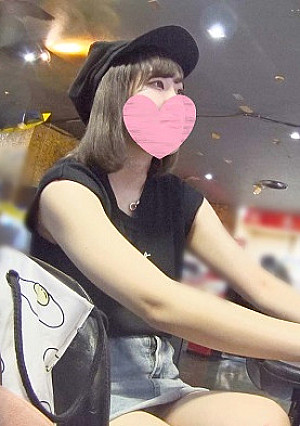 独占販売 【無・素人個撮】精神的ダメージ軽減ゲーセンナンパで彼氏と別れ間もない傷心のわ◯めちゃんミニスカ大学生ギャルをゲットし連れ込み中出し！喘ぎ声のギャップに萌え、暴発してしまいそうな凄まじい杭打ち騎乗位！