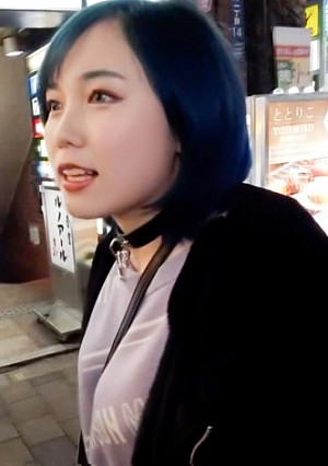 痴女化素人100％ 夜の街を徘徊するテンション高めの派手髪爆乳娘はエロのハードル低めのオールラウンダー系ビッチ！