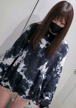 週末限定【無修正】170cmモデル体型のY〇uTuber・プライベートで多目的トイレでセックス。ホテルで連続中出し