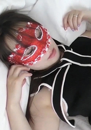 【個人撮影・期間限定ptオフ】白い肌とロングヘアが似合う37歳熟女妻　クレジットカードの支払いに困って・・・