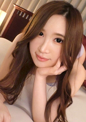 【初撮り】【抜群の透明感】【きめ細かい神美脚】クール美女が魅せるいじらしい反応。濡れやすい体質の彼女は染みパンをずらされ、弄ぶような巨根ピストンに何度も絶頂を迎えてしまい.. ネットでAV応募→AV体験撮影 1592