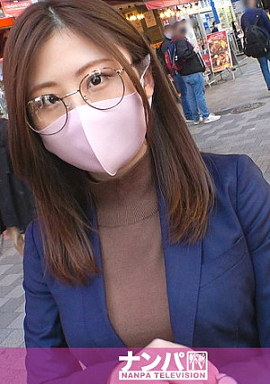 マジ軟派、初撮。 1748 夜通し働いたお疲れお姉さんをナンパ！八重歯が可愛くて胸キュンしたのでホテルに誘ってほろ酔いにさせてみると…ムチプリのお尻が激エロ！バックや寝バックのシーンは必見！！