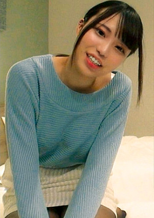 エクボが可愛い女子大生！脱いだら色白巨乳ちゃんはいっぱいキスしたい願望でオナニーが止まらない！