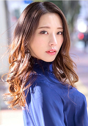 【TVで話題沸騰の美人家政婦さん】流出映像。旦那に内緒で若いモデルとプライベートセックス撮影し生中出し