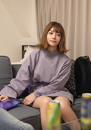 放物線を描く衝撃の潮シャワー！「男の人のオナニー見てみたい」ハイテンションほろ酔いガルバ店員がトンデモ要求！ぷりっと美尻をオカズにされてマ●コを濡らし我慢できずに目の前のチ●ポにむしゃぶりつく！エロかわ甘え声でイクイク連呼！他人の家だろうが構わない本気のイキ潮をぶっ放す！#010