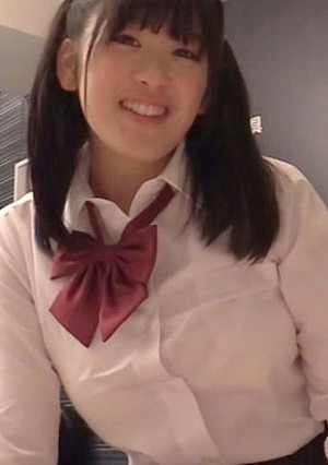 男根で突かれ大量潮吹き！生々しいスマホハメ撮り！