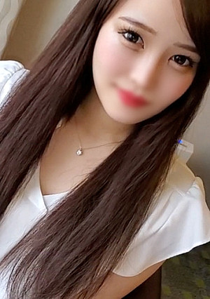 初撮影！！顔出し！！個数限定！【無修正】圧倒的な美貌と淫靡な眼差し・・魅力溢れるEcup美女の吸い付くような名器に2回中出し！！(長編）