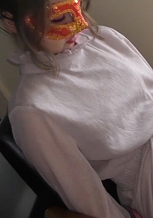 【個人撮影・W特典・期間限定ptオフ】艶っぽい体で人気のキャバ嬢若妻　ローション塗れにして玩具で責めると・・・