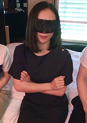 独占販売 【オフパコ第9弾】巨根S男2人に容赦なく責められ悦ぶ変態マゾ妻3P連続中出しセックス【個人撮影】