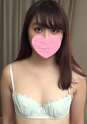 初撮り♥️完全顔出し♥️164/46の色白スレンダー美少女♥️アイドル並みに可愛いのに男性経験ゼロの10代現役女子○生が処女喪失に挑戦♥️ピンクの膣口を塞ぐ処女膜に肉棒がめり込む瞬間、思わず悲鳴が…