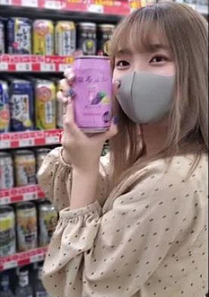 【流出】Re:♯色白細身な地元の友達。男友達が寝静まる中、声を押し殺して秘密の生えっち。