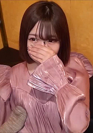 10/03まで2180【無】肌が白い大きい乳房の愛嬌が良い女の子。カラオケに誘き出して脅し、無理やり連続中出し。