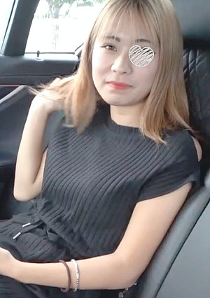 透明感あるロ◯娘登場！！人見知りで控えめな性格で自分に自信を持てないと語る彼女だが、その艶めかしい躰は素直に反応を示し、小さなお口で男根を頬張る姿は..