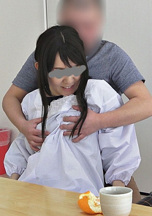 独占販売 1本のおまけ動画あり 【無修正ｘ個人撮影】ジャングル陰毛の姉さん女房が、割烹着を着ておもてなし。変態夫婦が再登場！今度は自宅にお呼ばれして、嫁が寝取られているところをご主人が見学！