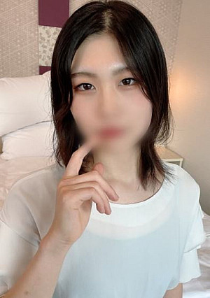 美人すぎる小学校の保健室の先生。洗ってないチンポを即尺フェラごっくん＆汗だくイキまくりセックスで大量中出し＆カメラマンのチンポを触っておねだり、2連続セックスで大量顔射