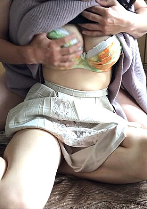 妊活に必要と貸したお金が返ってこないので、外の様子をうかがって、強制自宅訪問