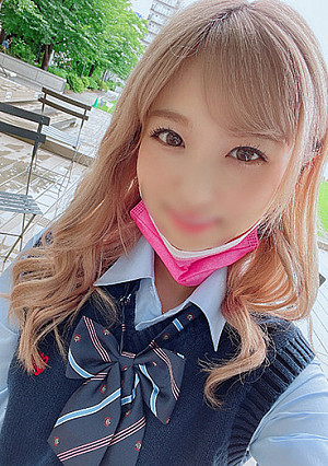 【顔出し】小柄ロリギャルJ●　学校帰り制服姿のままコンビニに連れ込んでしゃぶらせる！感じまくりマ〇コに生挿入で背徳感たっぷり中出しSEX