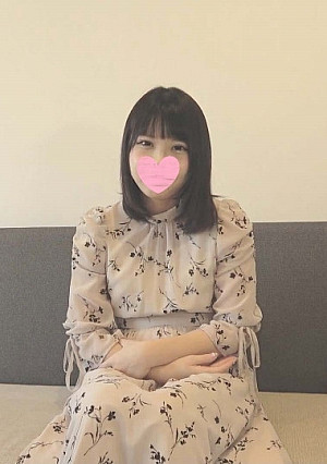 独占販売 1本のおまけ動画あり 【無】妹系美少女みくちゃんとイチャラブハメ撮り♡純粋無垢な顔してオヂサンザーメンを吸い取る強烈フェラ♥「外に出して♡」を無視してロリマンコに合法中出し！