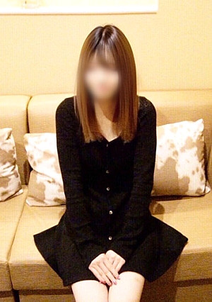 【無修正】【顔出し】【初撮影】20歳現役生初々しい小柄スレンダーボディらむちゃん。メイドコスで硬直キモおじペニスご奉仕からの中出し懇願ザーメン大量中出し♡おじさんの濃いザーメンおまんこにください♡