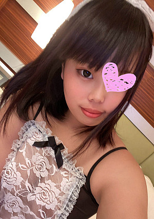 Exclusive Sale [Personal Shooting] 18-year-old Child-bearing Too Erotic Young Wife And Sexy Maid Costume Super Dense Raw Vaginal Cum Shot Copulation !! Married Woman: Yuki (18 Years Old)