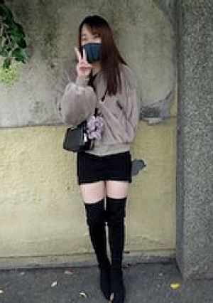 【バレー部推薦入学】で鍛えた美脚スレンダー女子学生と白昼の車内で秘密の密会！！舐めるのがうますぎる吸引フェラに速射してしまい唖然・・・