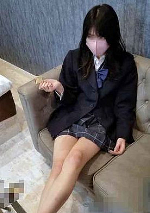 県立商業③地元のパンツ売りを仕切る美脚少女の弱みを握りハメ撮り※目モザなし※200本限定