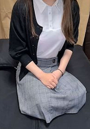 ※セール期間限定1930pt→930pt【無修正・乱交・中出し】学生時代、男子から人気だった女子と久々に再開したら人妻になってたので友達も呼んでNTR