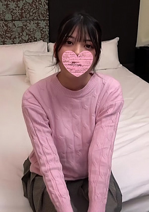 Eカップ女子大生の日常。好奇心で身に付いたヲタ生活と夜の密会。