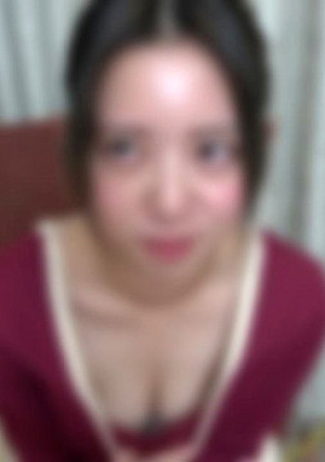 偏差値 72の超名門大学在学中のFカップ爆乳JD。デカクリで感度抜群のインテリ少女がまさかの大量潮吹き。「ゴムつけないんですか。妊娠とか大丈夫かな…」と心配してたので、こっそり半分中出し。