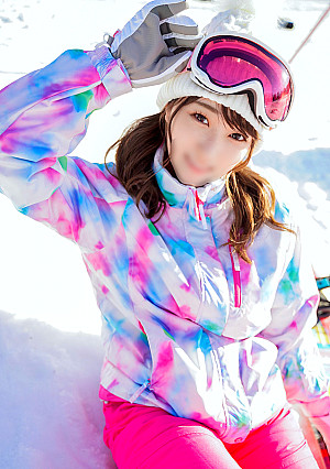 【ツイ〇ャス配信女子大生】私をスノボに連れてって♥癒しの天使(21歳)サポーター3万人突破！巨乳ライバー　配信者仲間とスキー配信後のホテルでオフパコ会ハメ撮り中出し　個人撮影【身バレ厳禁取り扱い注意】