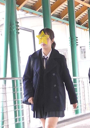 《特典有》【電車チカン】★東○文一を狙う天才J○に半外半中出しでガチ膣内射精を証明撮り★ガリ勉女子がチカンの臭いキ○タマまで舐め回す