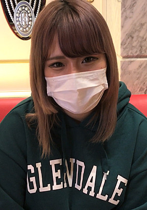 ガソリンスタンド勤務のギャル23歳。小麦色に焼けた肌と舌ピを兼ね備えた彼女のフェラは勃起不可避→大量胸射。