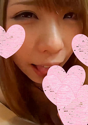 1本のおまけ動画あり 【顔出し】【潮吹き増量】Dカップ美乳＆美形フェイスの女子大生が感じまくって潮吹き！生配信の生ハメSEX