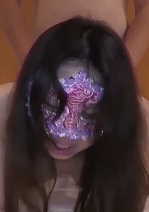 【個人撮影】感度抜群のワインバー店員　罰として口内に精液を・・・