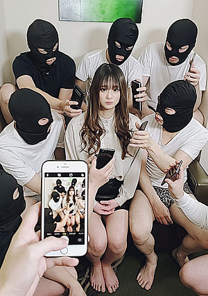 【 １週間限定 2480 → 3480 】【無/顔晒し/制裁】合計100分。若さとビジュアルで勘違いが甚だしい色白美巨乳の女に、底辺の男達が白濁子種をぶちまけて制裁した。