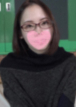 ☆初撮り☆完全顔出し☆「気持ちいいぃ！それ好きぃ～♥」色白美肌♥敏感淫乱ネガネ女子の絶叫中出しSEX♥【個人撮影】