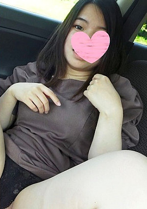 独占販売 【無・素人個撮】初カーセックス作品！性癖は束縛と首絞めの低身長ノリノリ大学生娘と山の中で中出しセックス！絶頂に近づくと震え上がる身体と悲鳴的喘ぎ声でまるでレ○プしてるみたい！拒絶中出しだがそれも性癖！