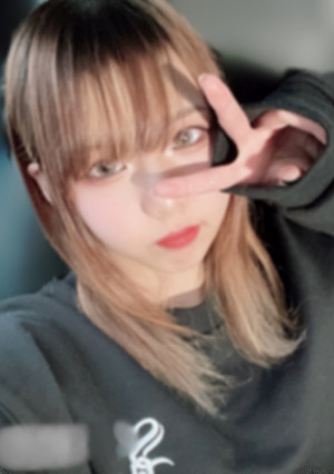 子猫のような顔に小柄ミニマム！！ローライズGパンでヘソ出し美系GaLを脱がして見たら国宝級のマンコ、小さい顔に巨大すぎる巨チンの相対比に唖然・・・