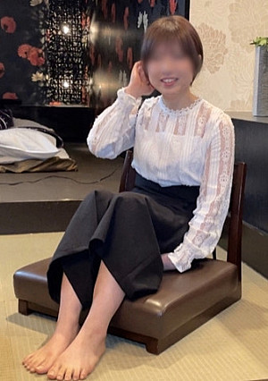 人妻史上最高峰のS級美人奥様をNTR成功！完全顔出し！30代で中◯生男子の子持ち奥様。出張中の旦那には内緒で性に溺れてしまう本物の不倫密会！絶頂！イキまくり過去最高の生中出しS⚫︎X。初撮影１発撮り