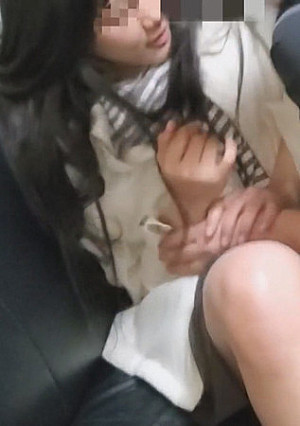 【個人】新規融資で訪問、自宅から旦那を追い出しFカップ妻を堪能。前後から他人棒を突っ込み、膣奥で孕ませ射精