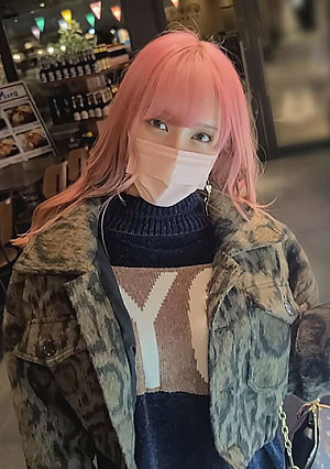 独占販売 ※本日終了【4/28まで⇒1980PT】※ 【神乳】ピンク髪ギャル系美容師（２４）☆思わず顔をうずめたくなる爆乳を揺らしながらの生ピストン⇒気持ち良すぎて黙って膣射