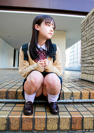 特典【待って赤ちゃん出来ちゃうよ…】2004年生まれ♡奇跡の現役K3★超ミニマムろり娘。狭すぎて中は真空!?♡パイパン縦筋マンコで#おじさん精子を受け入れる‼美しい天使【個人撮影】