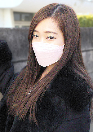 独占販売 1本のおまけ動画あり 【拡散厳禁】【無修正】ラ●ブでゴー●ーの大人気チャットレディ。スレンダーなスタイルとエロ顔で男を挑発。初老の濁りザーメンぶっかけでキレイな体を汚す背徳SEX