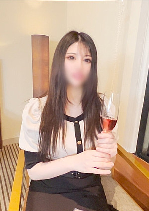 【完全顔出し】【美しさをを漂わせる美女の品格】美貌と色気を兼ね揃えた美女が一室で感度抜群のイキ姿が映し出され、ハメ潮の嵐、最後は中出しを懇願する