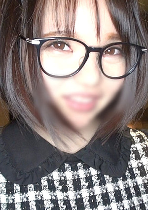 【彼女の娘と姦】こなつ★僕の彼女（43）の眼鏡爆乳娘（23）が「ラブホとかの中って見てみたい～♪」なんて言うので連れてきた。いや、下ゴコロなんて全く無い…わけないやろがぃ。ママにはナイショの…