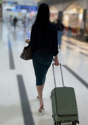 SSS級美女のCAさん2作目降臨ッ！【待望の完全顔出し】反抗されながらも懲りずに無許可生中出し！美しいお顔にぶっかけ顔射まで、、制服姿はやっぱり本物のCAさんでした。