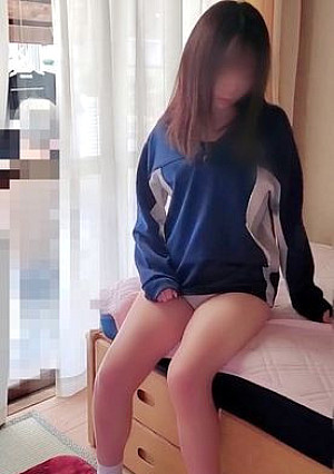 【個人】現役高〇3〇生 おばあちゃん家でバレないように初フェラ＆ハメさせてもらいました